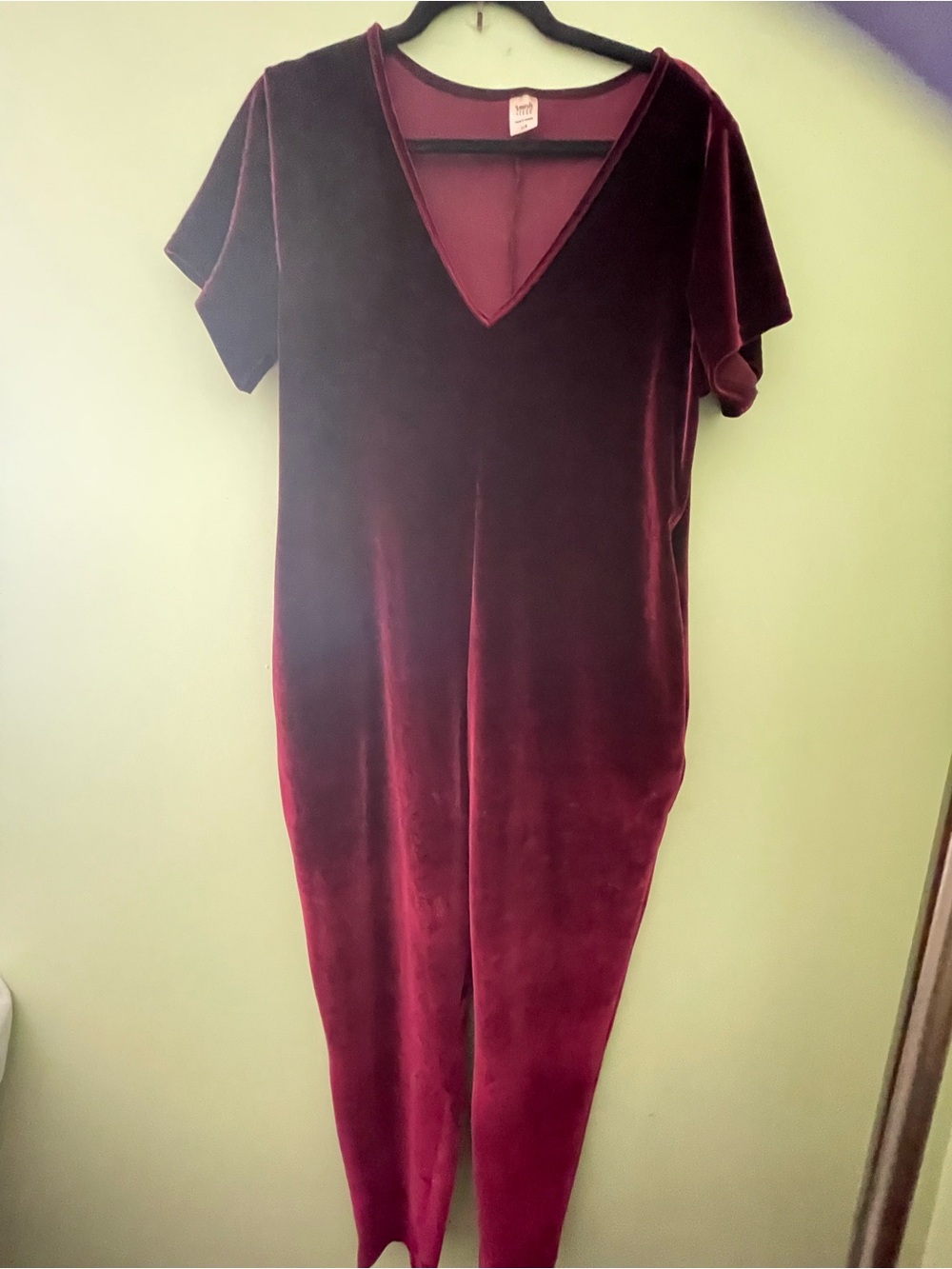 Womens Smash + Tess Velvet V-Neck Short Sleeve Jumpsuit - Burgundy size Large
